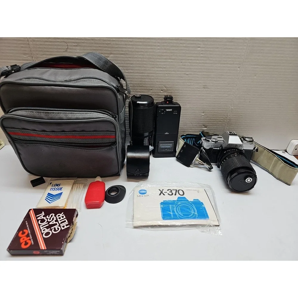 Minolta X370 35mm SLR w/ Lenses, Flash, case, strap, tested, Nice Condition